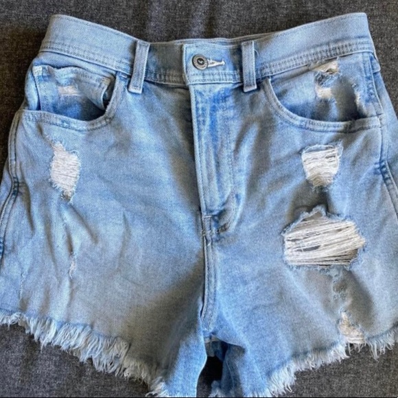 Hollister high waisted denim shorts - Picture 1 of 3